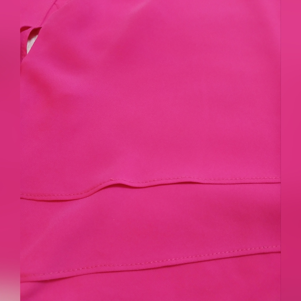 Frank Lyman Montreal Size 8 Hot pink layered top with cape sleeves! - Picture 5 of 6